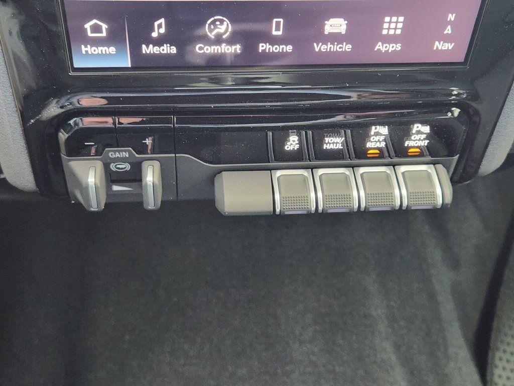 New 2026 RAM 2500 Tradesman AWD/4WD image 17