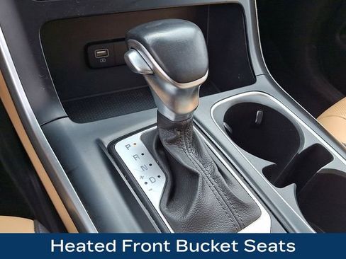 Used 2022 Kia Carnival LX image 20