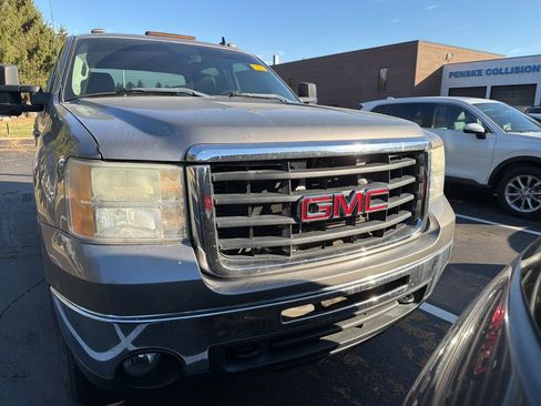 Used 2009 GMC Sierra 2500 SLT w/ SLT Convenience Package image 5