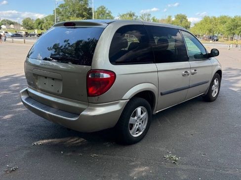 Used 2007 Dodge Caravan SXT FWD image 5