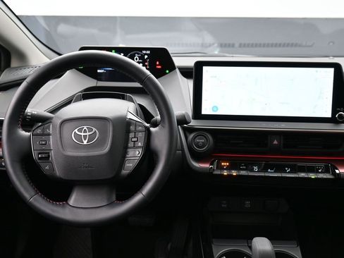 Used 2025 Toyota Prius Plug-In Hybrid image 11