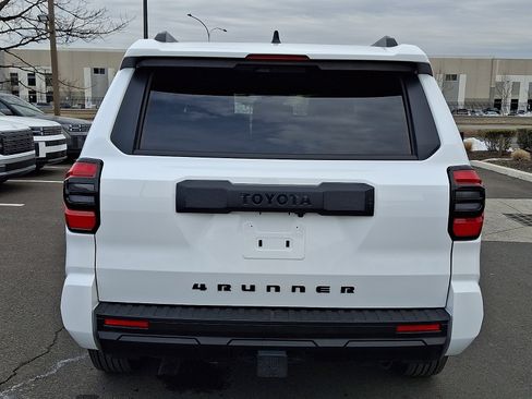 Used 2025 Toyota 4Runner SR5 image 5