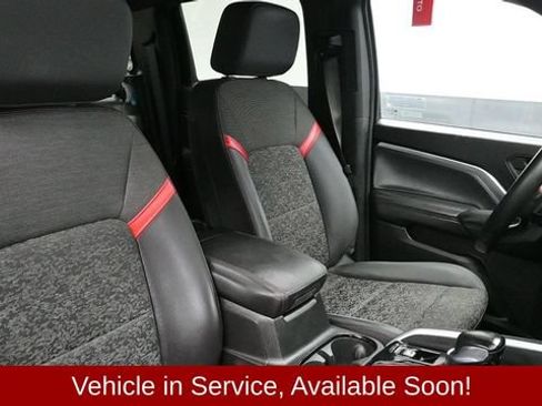 Used 2024 Chevrolet Colorado Z71 w/ Advanced Trailering Package AWD/4WD image 14