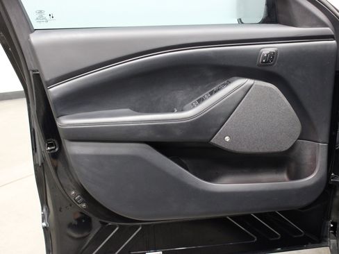 Used 2024 Ford Mustang Mach-E Premium image 12