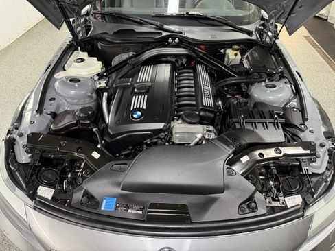 Used 2011 BMW Z4 sDrive30i RWD image 25