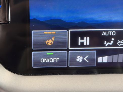 Used 2021 Subaru Outback Limited image 25