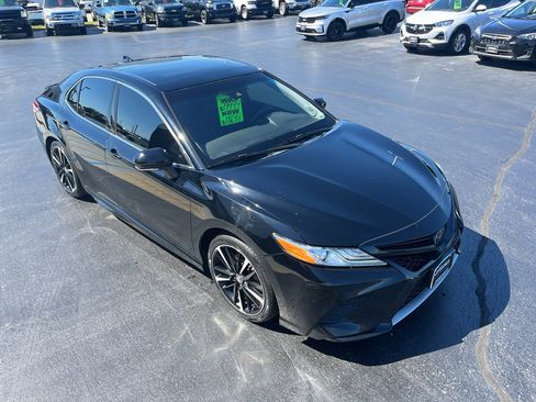 Used 2020 Toyota Camry XSE w/ Navigation Package FWD image 5