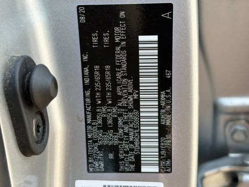 Used 2020 Toyota Highlander XLE AWD/4WD image 31