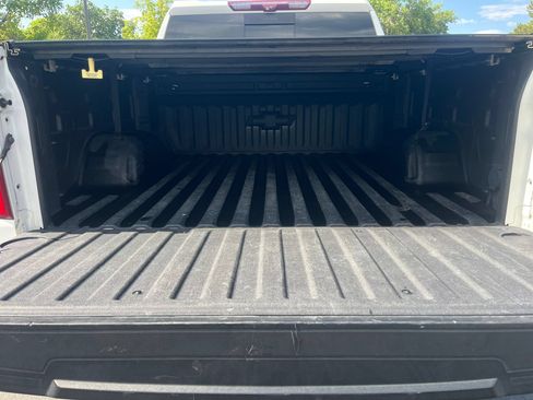 Used 2020 Chevrolet Silverado 1500 LTZ AWD/4WD image 25