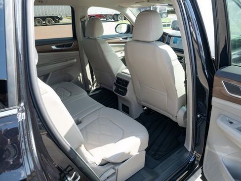 New 2026 Volkswagen Atlas SE FWD image 39