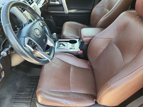 Used 2018 Toyota 4Runner Limited AWD/4WD image 9