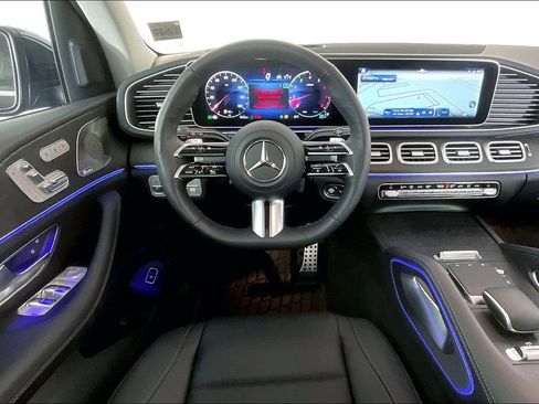 Used 2026 Mercedes-Benz GLS 450 4MATIC image 5