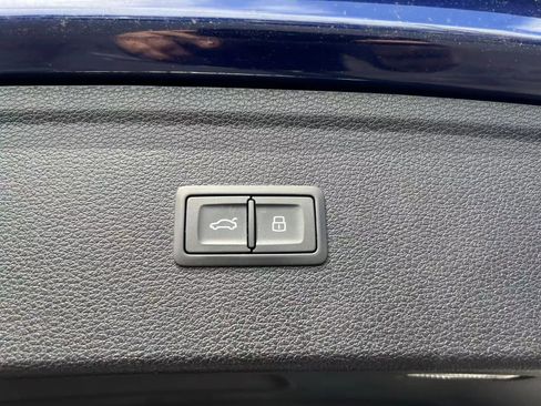 Used 2019 Audi SQ5 Premium Plus w/ Premium Plus Package image 18