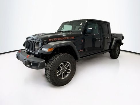 Used 2025 Jeep Gladiator Mojave w/ Convenience Group image 3