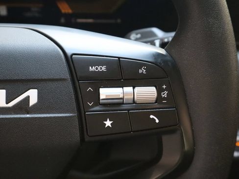 Used 2025 Kia K4 FWD image 21