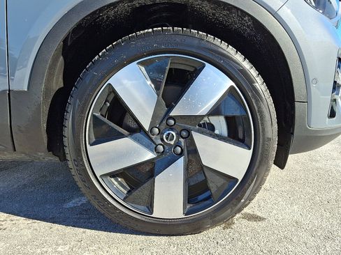 Certified 2023 Volvo C40 P8 Recharge Ultimate AWD/4WD image 8