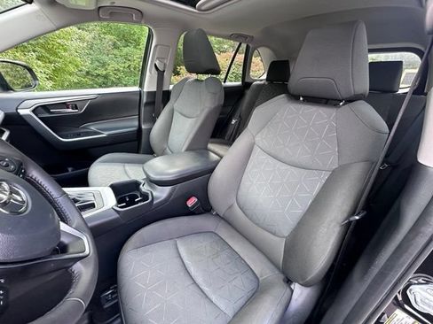Used 2024 Toyota RAV4 XLE w/ Convenience Package AWD/4WD image 12
