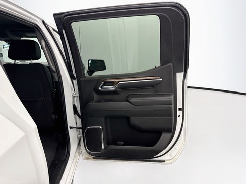 Used 2024 Chevrolet Silverado 1500 LT AWD/4WD image 29