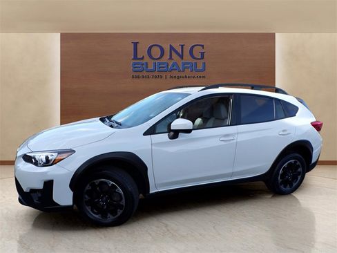 Used 2023 Subaru Crosstrek 2.0i Premium image 2