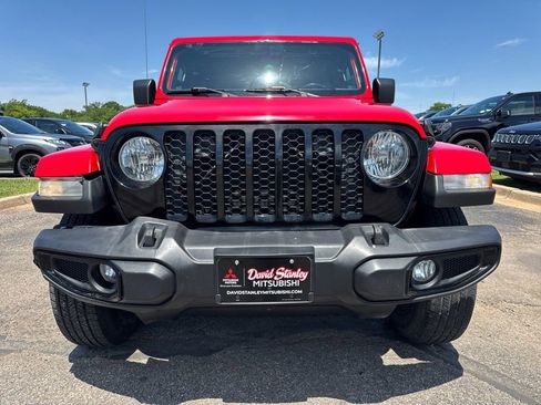 Used 2022 Jeep Gladiator Sport AWD/4WD image 2