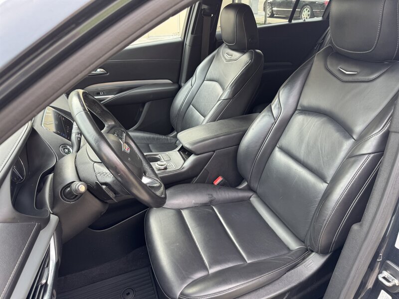 Used 2021 Cadillac XT4 Premium Luxury FWD image 14