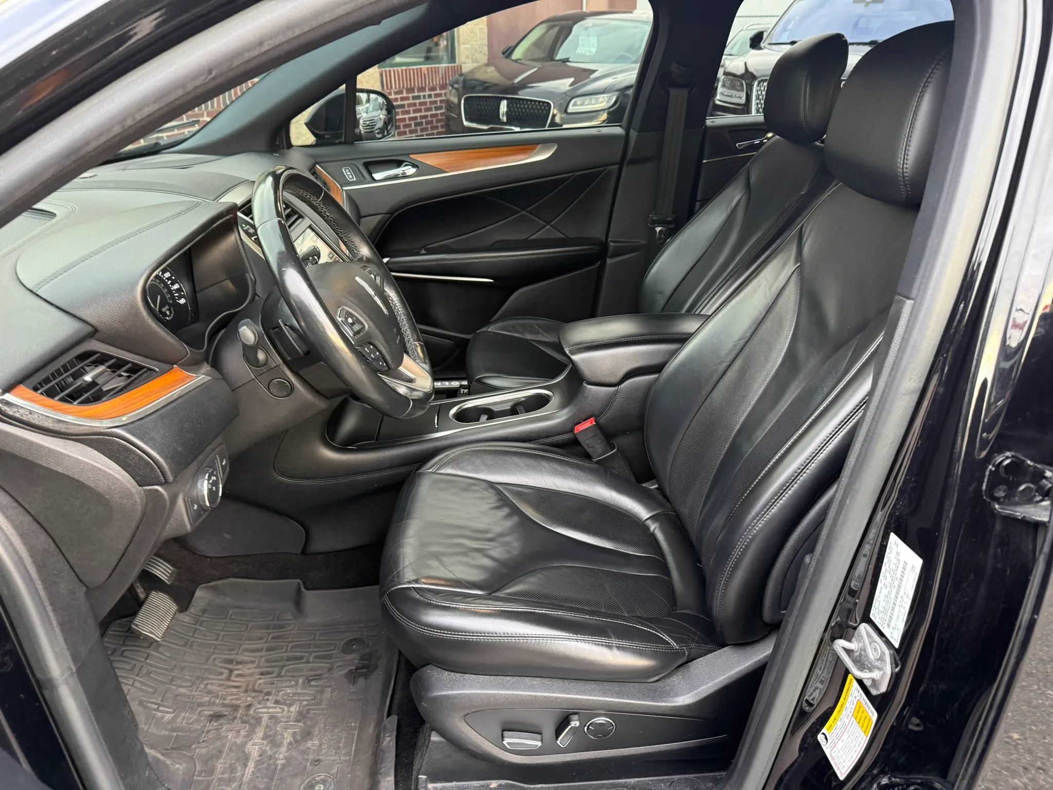 Used 2019 Lincoln MKC Select w/ MKC Climate Package FWD image 13