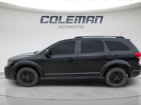 Used 2019 Dodge Journey SE w/ Connectivity Group FWD image 2