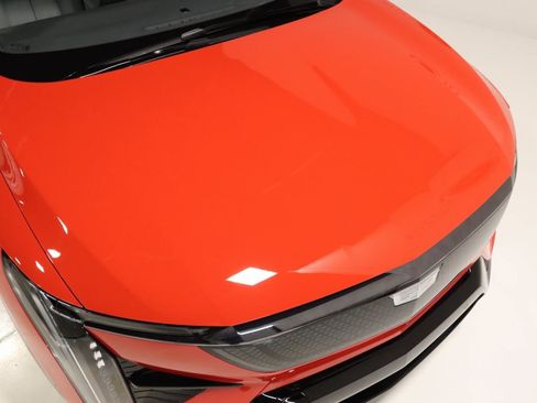 Used 2025 Cadillac Optiq Sport 2 w/ LPO, Floor Liner Package image 31