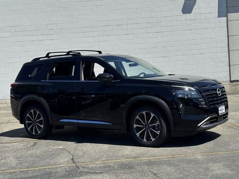 New 2026 Nissan Pathfinder Platinum AWD/4WD image 3