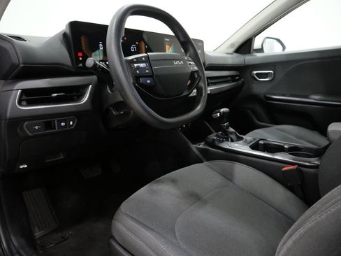 Used 2025 Kia K4 FWD image 11
