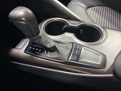 Used 2024 Toyota Camry SE image 25