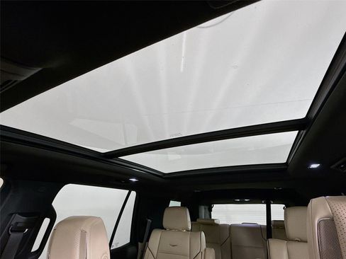Used 2023 Cadillac Escalade Premium Luxury image 21