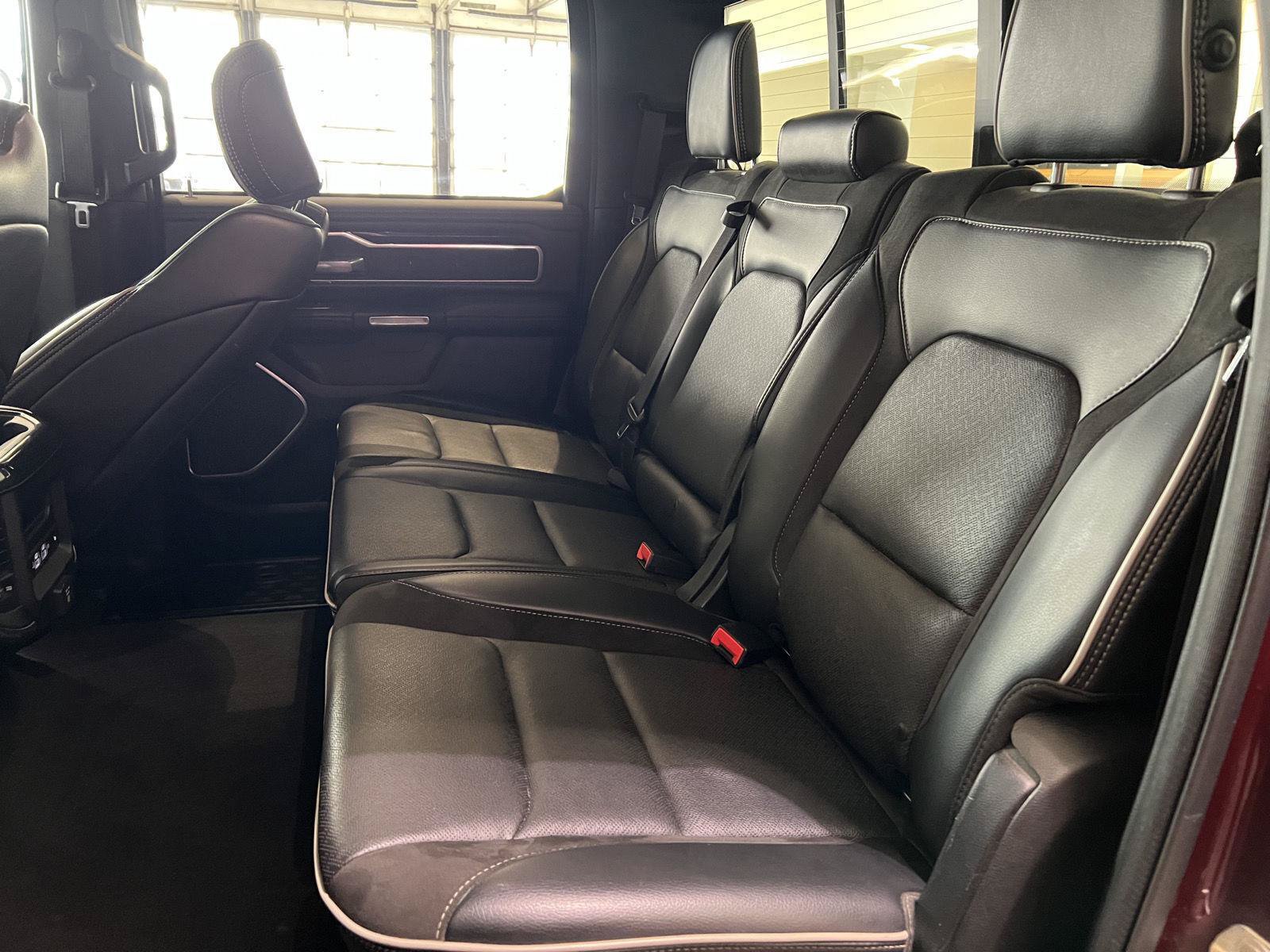 Used 2019 RAM 1500 Laramie AWD/4WD image 16