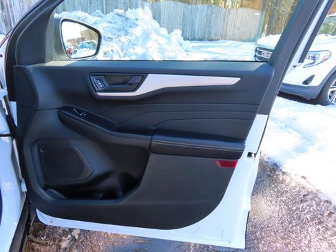 Used 2022 Ford Escape SE image 23