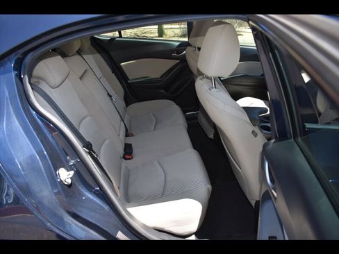 Used 2016 MAZDA MAZDA3 i Touring FWD image 24