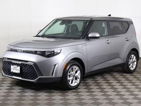 Used 2023 Kia Soul LX w/ LX Technology Package image 7