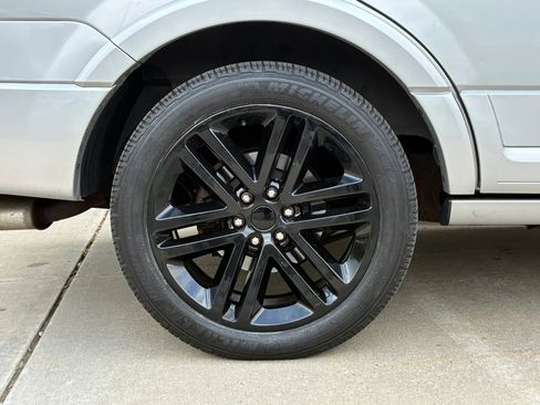Used 2016 Ford Expedition Limited w/ Equipment Group 301A AWD/4WD image 30