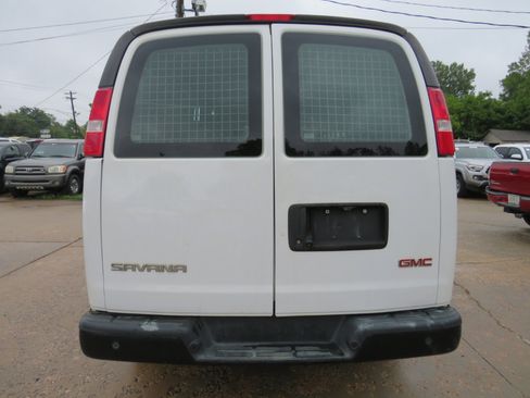 Used 2019 GMC Savana 2500 w/ Driver Convenience Package image 14