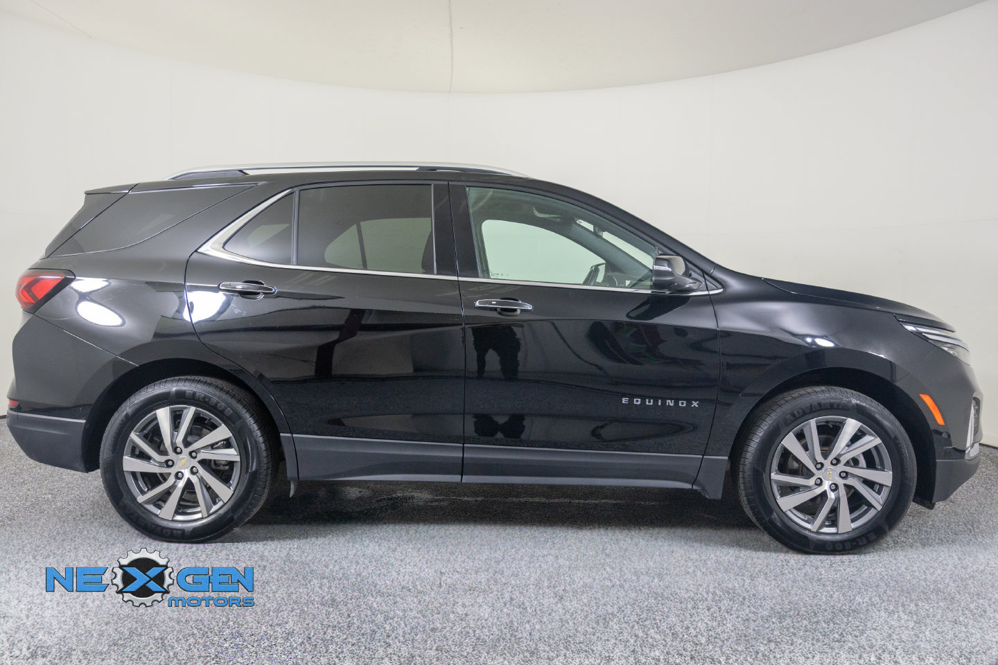 Used 2024 Chevrolet Equinox Premier AWD/4WD image 39