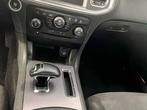 Used 2013 Dodge Charger SXT image 34