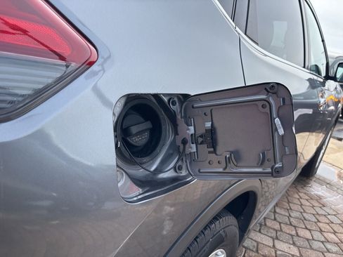 Used 2020 Nissan Rogue SV AWD/4WD image 46