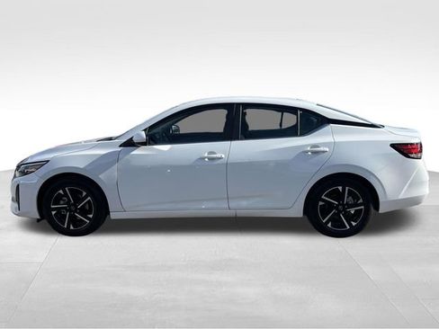 Used 2025 Nissan Sentra SV image 4