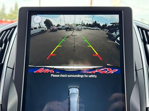 Used 2021 Ford Edge Titanium w/ Class II Trailer Tow Package image 27