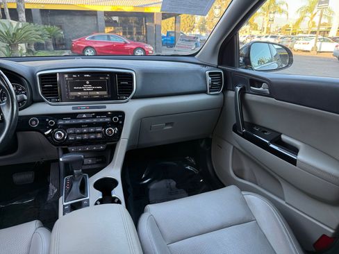 Used 2021 Kia Sportage EX w/ EX Technology Package image 23