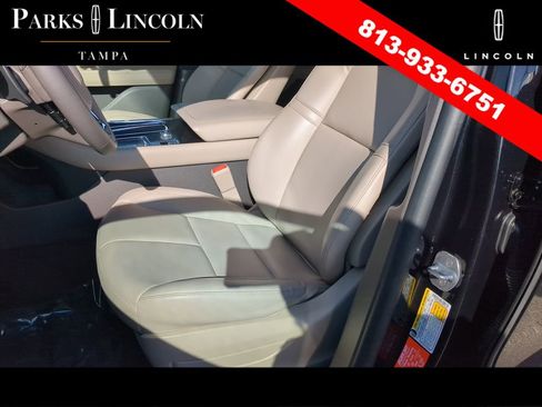 Used 2023 Lincoln Aviator Standard w/ Premium Package image 20