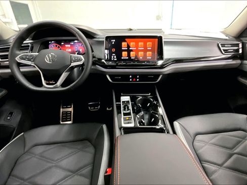 New 2026 Volkswagen Atlas Peak Edition AWD/4WD image 5