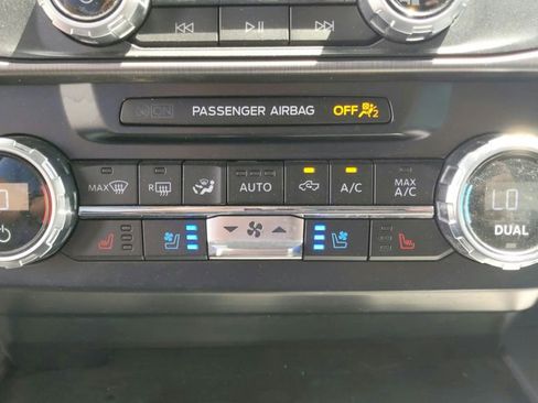 Used 2022 Ford F450 Limited w/ FX4 Off-Road Package AWD/4WD image 27