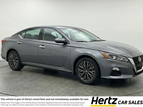 Used 2025 Nissan Altima 2.5 SV image 1