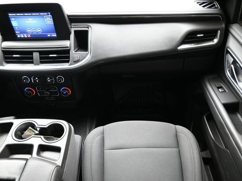 Used 2023 Chevrolet Tahoe 4WD w/ Remote Keyless Entry Package image 37