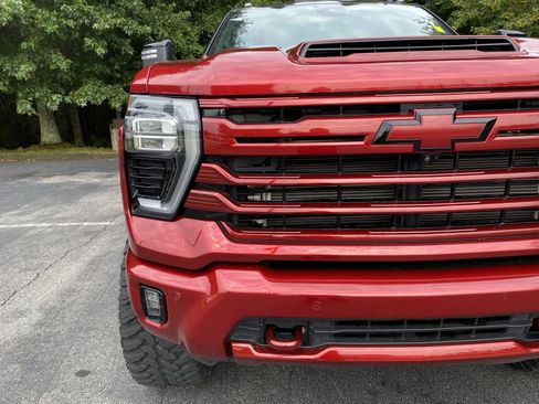 Used 2024 Chevrolet Silverado 2500 High Country w/ Technology Package AWD/4WD image 14